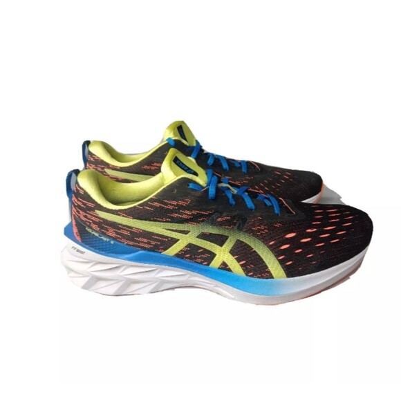 ASICS  NOVABLAST 2 Running  Shoes Men\'s Size 13 Sneakers Black Multicolor main image 4